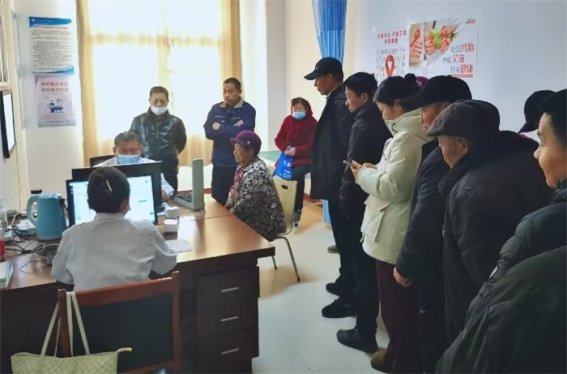精湛保四方，丹心一片为民康