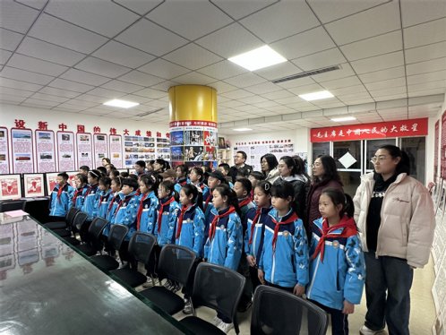 巾帼心向党，奋进新征程 ——胶州市阜安小学举行庆三八妇女节活动