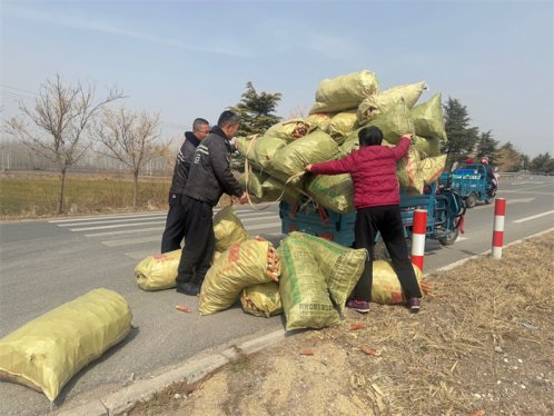 暖心！青岛莱西校车驾驶员下班途中做好事获赞