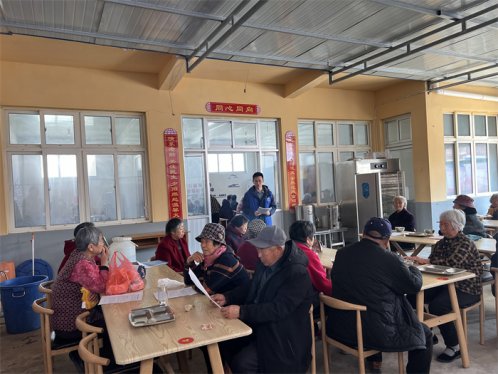 胶州市司法局铺集司法所：走进孝老食堂，开展“法律护航夕阳红”普法宣传活动