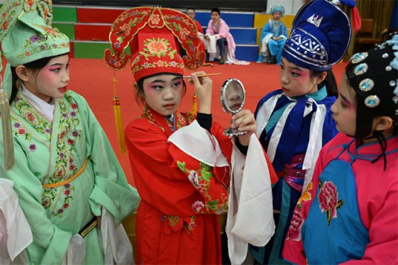 山东即墨：学戏曲扬国粹 迎“世界戏剧日”
