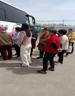 青岛莱西河头店镇文明实践所开展文明祭扫 共筑文明清明新风尚宣传活动