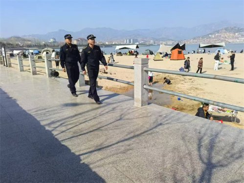 崂山区综合行政执法局护航清明假期 市容秩序平稳有序