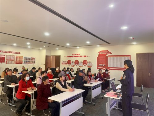 胶州公安反诈课堂进社区 让“藏青蓝”守护“夕阳红”