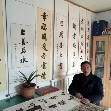 银龄绽芳华，赤诚践初心