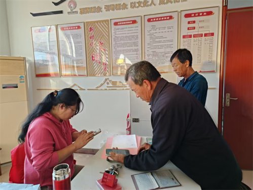 默默耕耘绽芳华