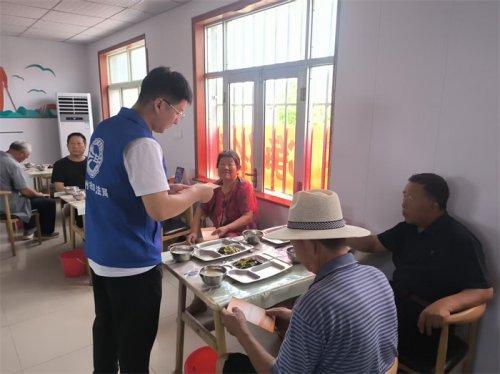 胶州市司法局铺集司法所：反诈宣传进孝老食堂，守护养老“钱袋子”