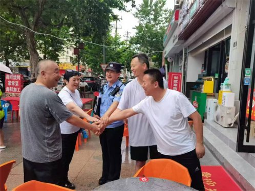 青岛市南公安：以 “柔警舒心促和” 绘就景区调解金名片