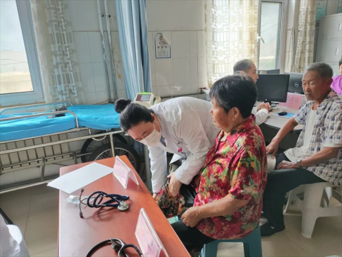 青岛胶州市：医共体“护联医共・围术护航”重点专科下乡义诊惠百姓