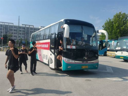 莱西交通发展公司为全国中学生田径锦标赛提供交通保障