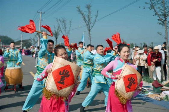 山水绘金秋 艾上庆丰收 上合示范区（胶州）2025年中国农民丰收节暨洋河慢生活体验季盛大启幕！
