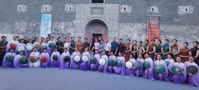 满堂围·丰收嘉年华  2025粤港澳台智慧女性非遗香云纱时尚风采大赛广东韶关分赛区走进始兴圆满落幕