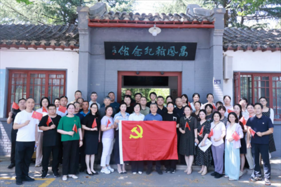 同济大学附属东方医院胶州医院党委书记陈国涵一行赴高凤翰纪念馆开展廉洁教育活动