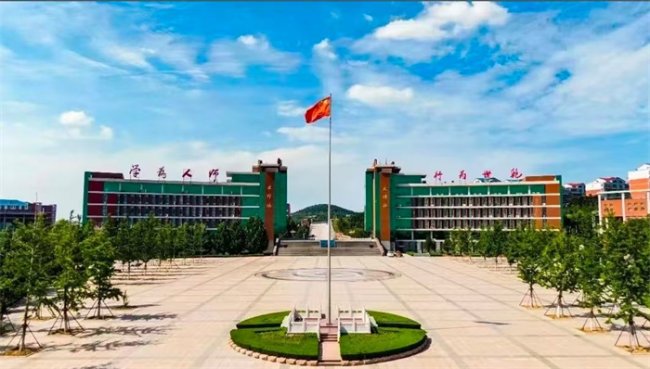 山东淄博师范高等专科学校让入校新生受益匪浅的军训完美落幕