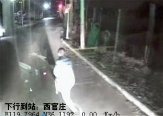 危急时刻显担当 青岛城运驾驶员路遇火情挺身而出