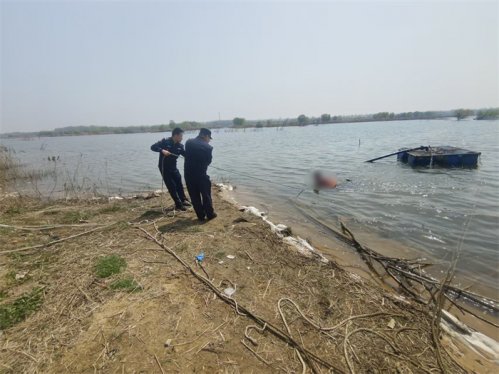 1小时紧急救援！胶州市公安局民警辅警成功挽救轻生男子