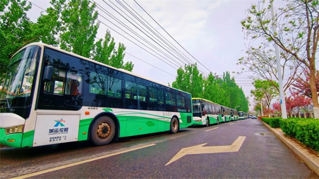 青岛城运胶州交通发展集团：专业护航远足路   温情守护少年行