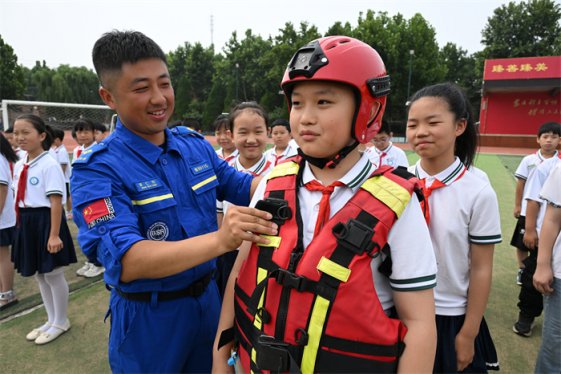 山东即墨：学习防溺水 安全度暑假