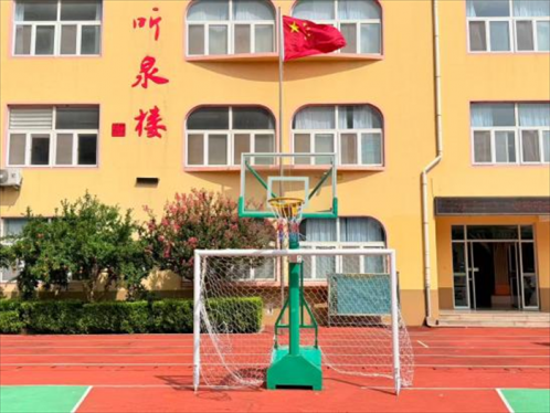 小场地巧活用 微改造大效能 —— 胶州市方井小学折叠式手球门赋能校园体育提质增效